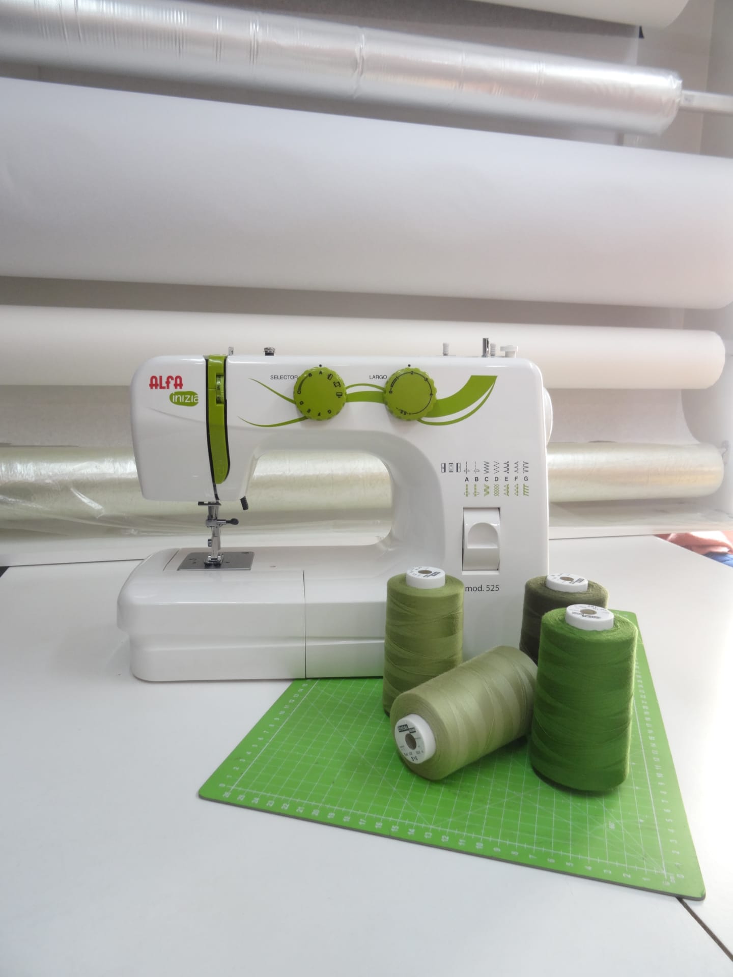 Máquina de coser Alfa Inizia 525 